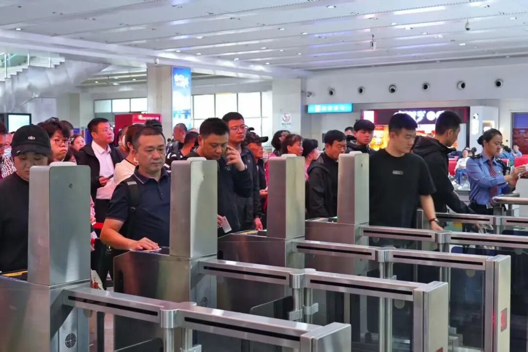 中秋国庆期间,丹东站加开北京方向夜间高铁→ 中秋国庆期间,丹东站加开北京方向夜间高铁→