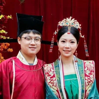 60对新人,着古装出席!铁路职工的集体婚礼太甜了 60对新人,着古装出席!铁路职工的集体婚礼太甜了