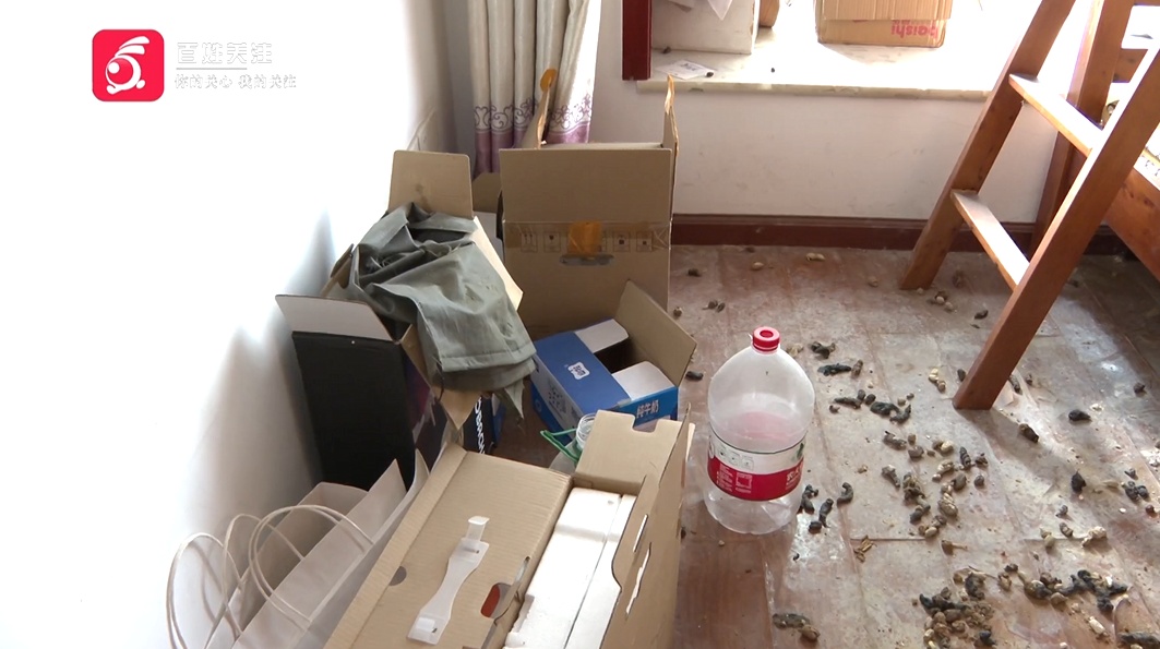 贵阳一出租屋被糟蹋成“垃圾场”,一片狼藉臭气熏天!租客失联跑路,预估损失超1万元 贵阳一出租屋被糟蹋成“垃圾场”,一片狼藉臭气熏天!租客失联跑路,预估损失超1万元