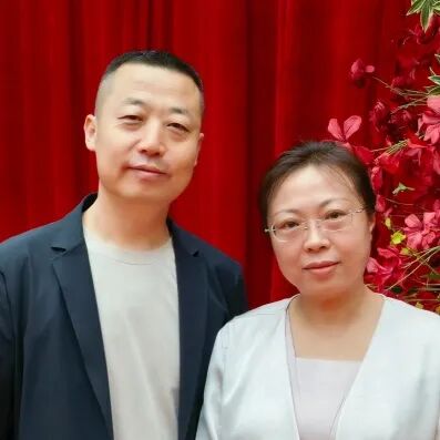 60对新人,着古装出席!铁路职工的集体婚礼太甜了 60对新人,着古装出席!铁路职工的集体婚礼太甜了
