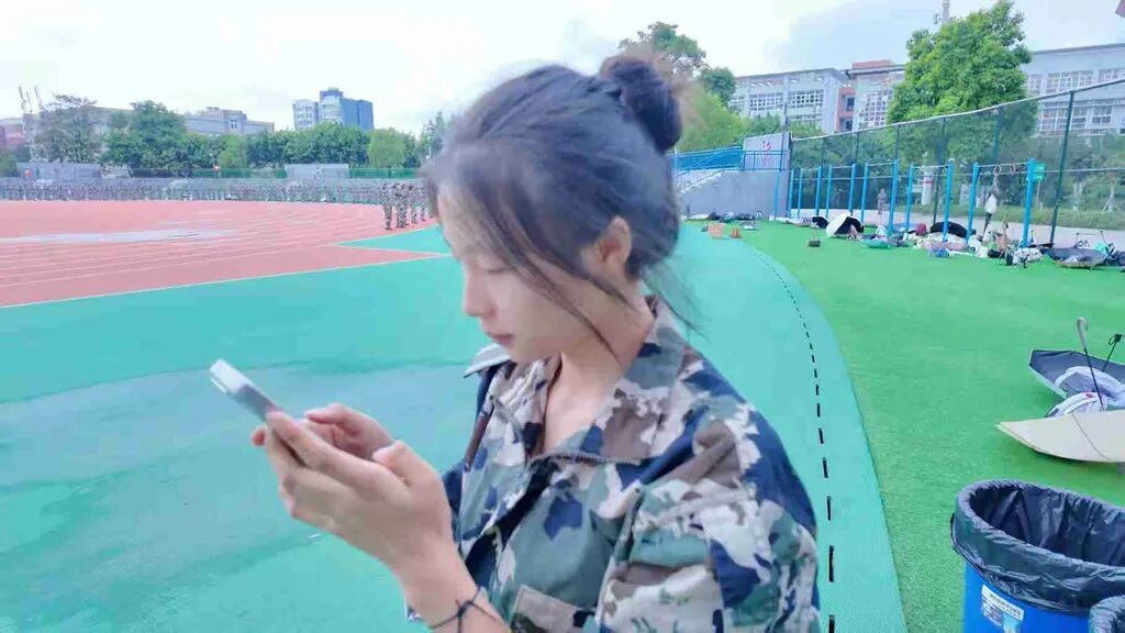 凡人微光｜一场跨越六年的梦想奔赴 大山女孩考上支教老师的母校