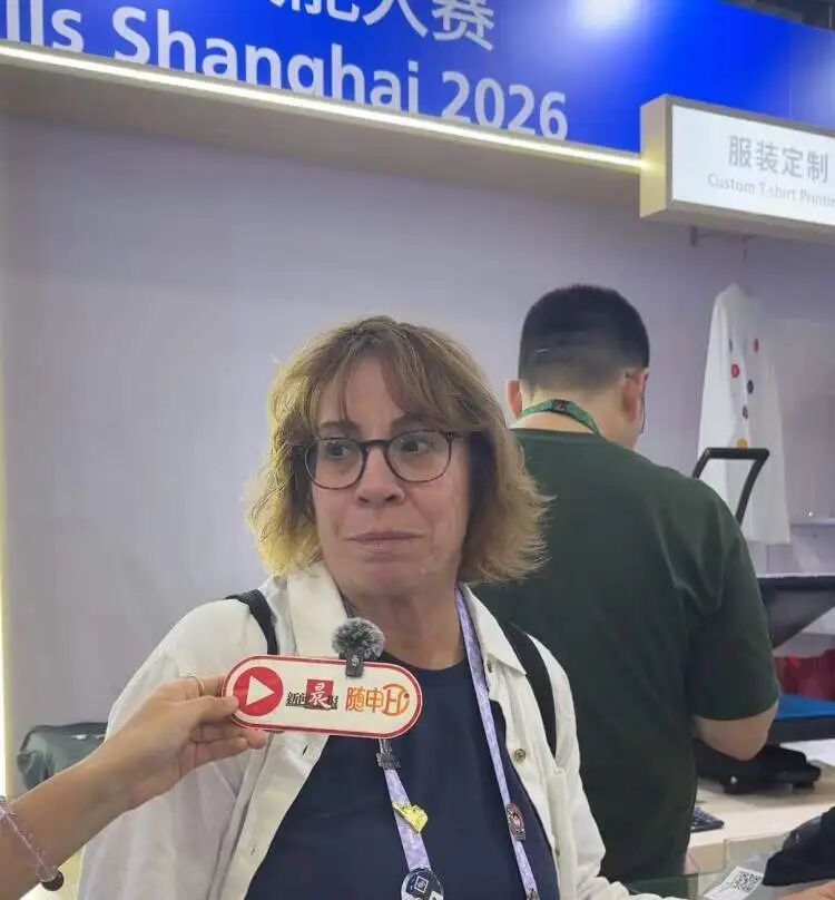 美国妈妈专程来上海为儿子加油!除了买买买,她还想去外滩体验一下浦江游轮 美国妈妈专程来上海为儿子加油!除了买买买,她还想去外滩体验一下浦江游轮