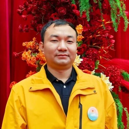 60对新人,着古装出席!铁路职工的集体婚礼太甜了 60对新人,着古装出席!铁路职工的集体婚礼太甜了