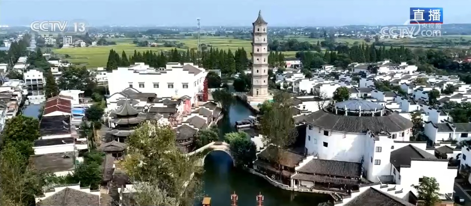 假期解锁古镇街巷“国风中秋”新场景 节日“小美好”汇成文旅“大流量”