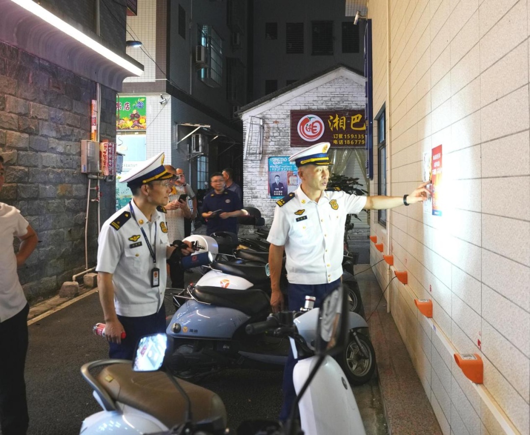 广东新规明确:“电鸡”违规停放、充电引发火灾,即使只烧到自家,也不能免罚 广东新规明确:“电鸡”违规停放、充电引发火灾,即使只烧到自家,也不能免罚