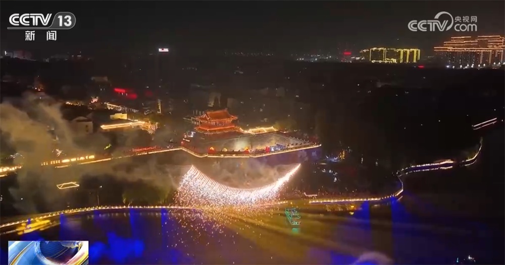 多地推出特色夜游让游客沉浸式感受中式浪漫 流光溢彩中喜迎中秋 多地推出特色夜游让游客沉浸式感受中式浪漫 流光溢彩中喜迎中秋
