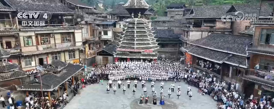 侗族大歌、古街巡游……缤纷民俗活动“点亮”假期 各地洋溢喜庆节日气氛 侗族大歌、古街巡游……缤纷民俗活动“点亮”假期 各地洋溢喜庆节日气氛