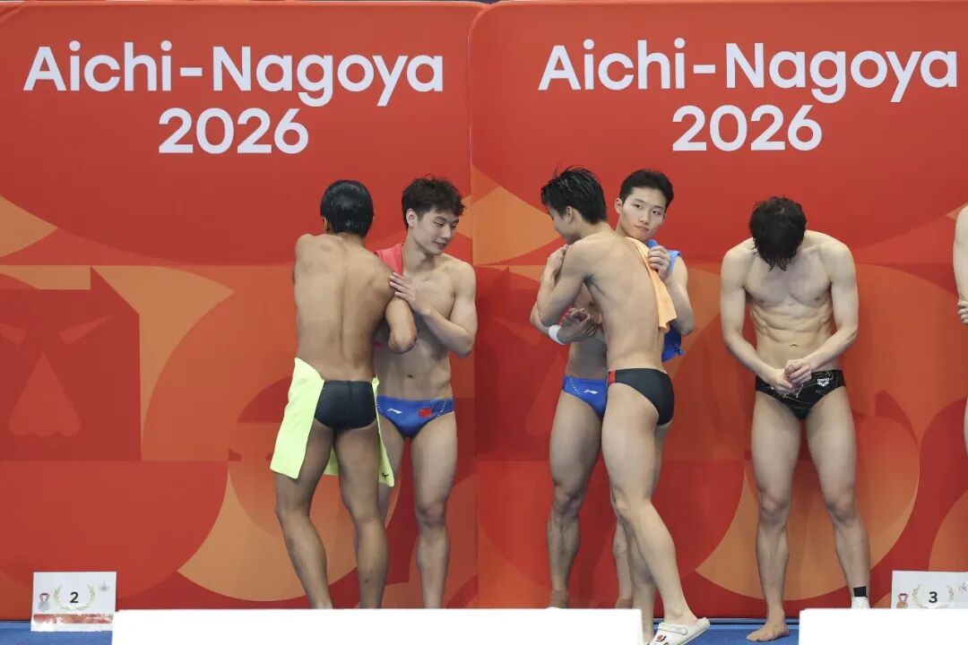中国跳水“梦之队”开门见双金
