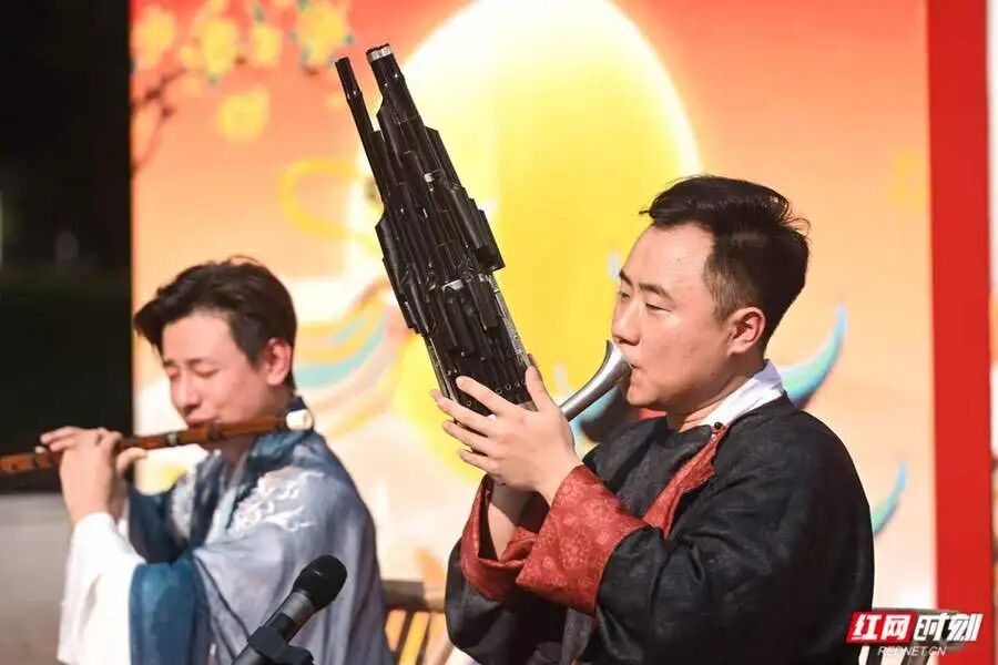 “中式夜游”火了！中秋假期首日，湖南接待游客904.22万人次