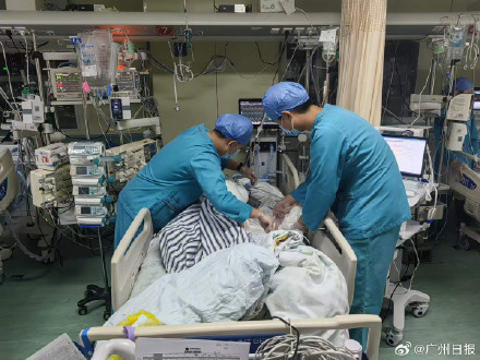 19岁男生长期熬夜务工突发心跳骤停,ICU抢救27天闯过生死关 19岁男生长期熬夜务工突发心跳骤停,ICU抢救27天闯过生死关