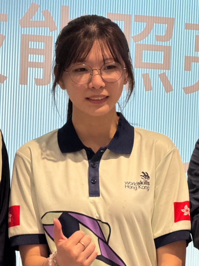 休学一年备战世界技能大赛，21岁中国香港女选手戴心怡：女生贴瓷砖也可以又美又飒