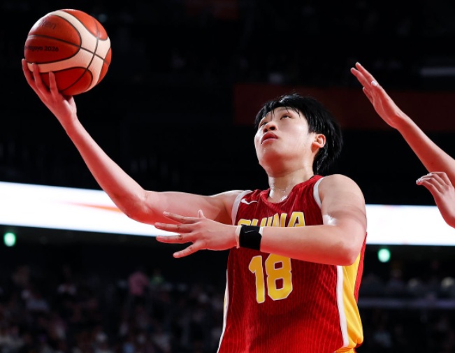 中国女篮77-64战胜中国台北队获得亚运会铜牌，陈明伶砍20分5篮板，张子宇14分4篮板
