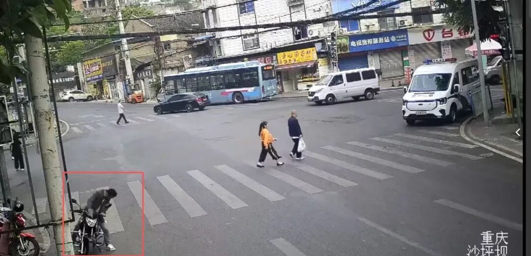 男子醉酒无证骑摩托迷路找民警问路 闻出酒味当场查获 男子醉酒无证骑摩托迷路找民警问路 闻出酒味当场查获