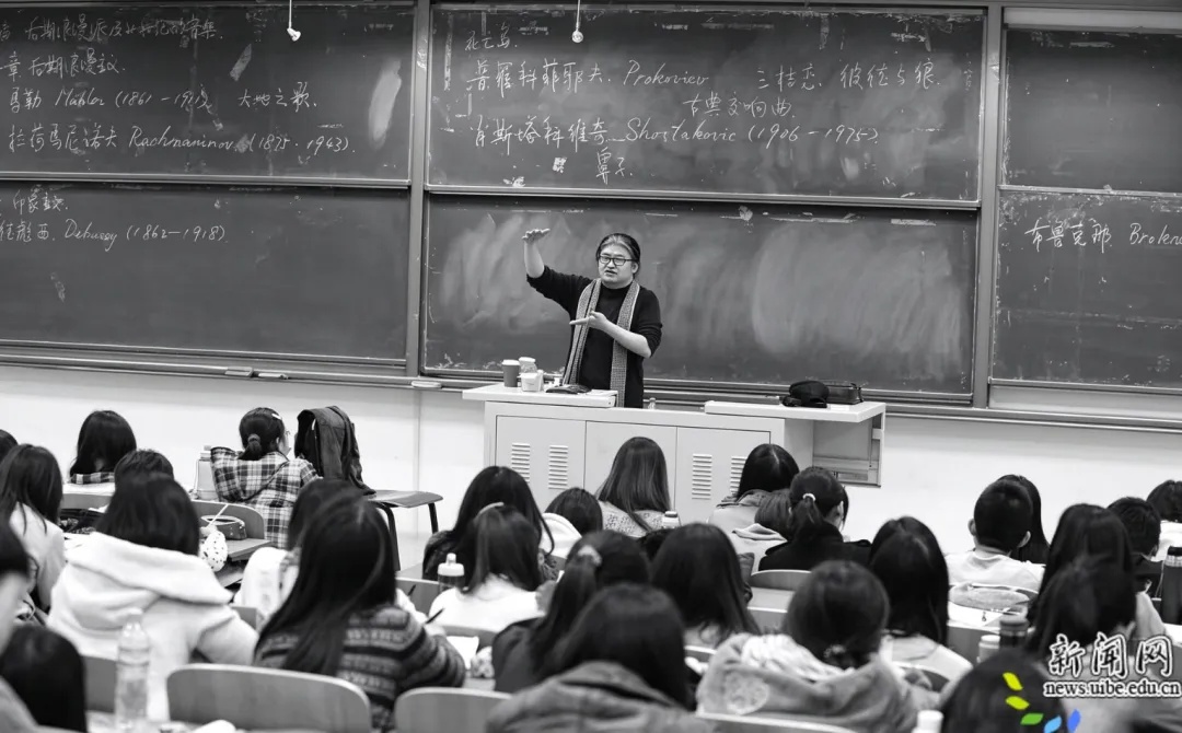 刘欢昨日在上海不幸病逝,享年63岁,对外经贸大学发布讣告 刘欢昨日在上海不幸病逝,享年63岁,对外经贸大学发布讣告