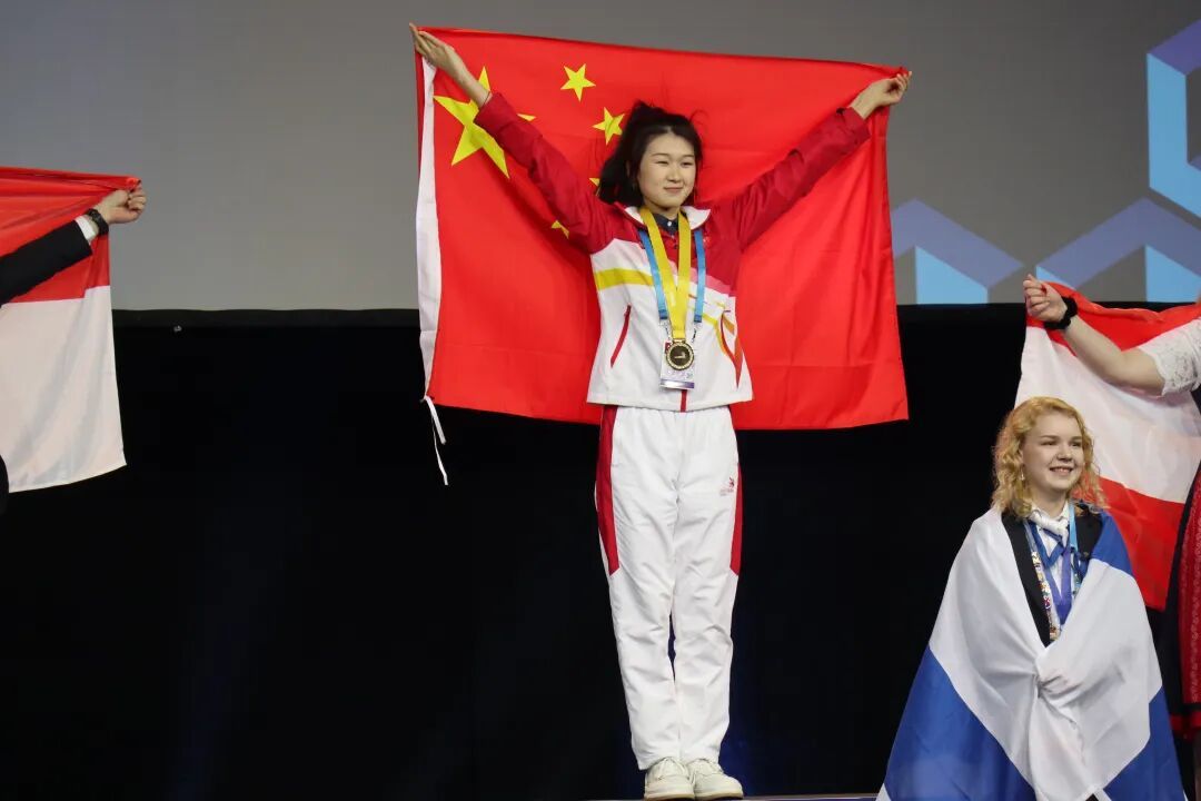 青春怎么都要试一试!看世赛女孩如何“燃”动硬核赛道 青春怎么都要试一试!看世赛女孩如何“燃”动硬核赛道