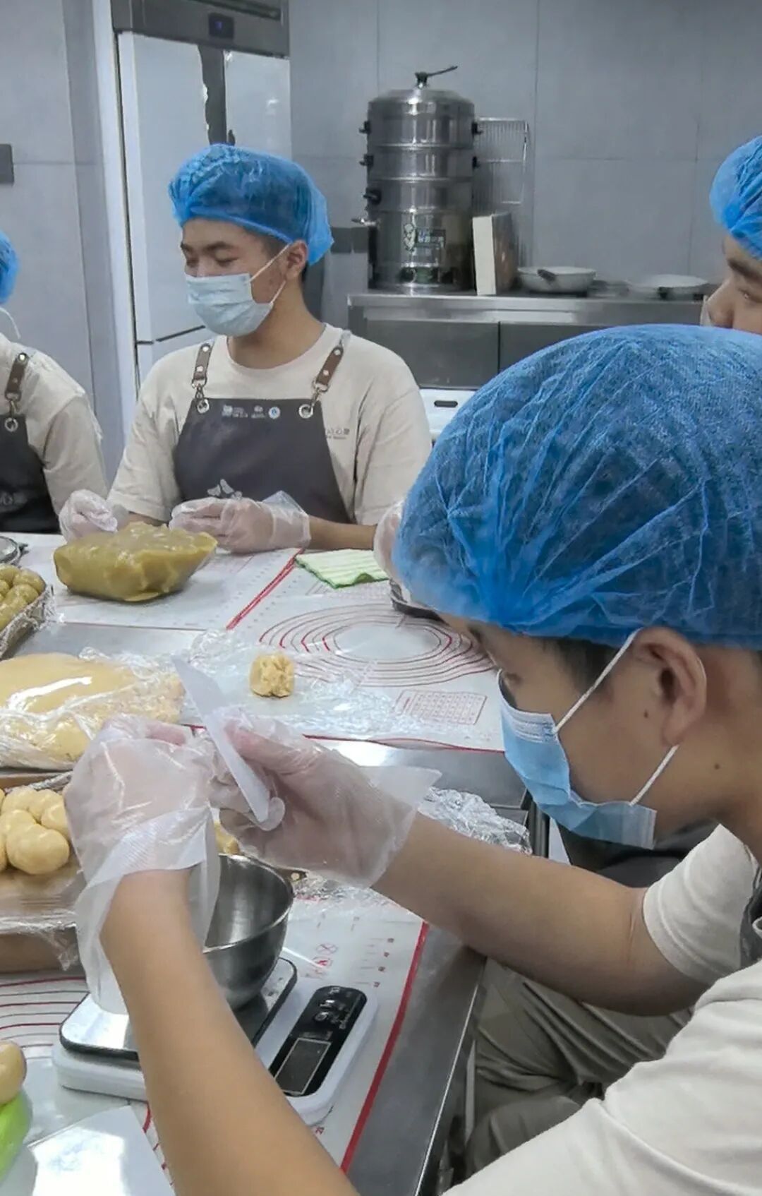 孤独症机构中秋节前制作200盒月饼，发货前突遭退单！负责人急煞，后续发展太感人