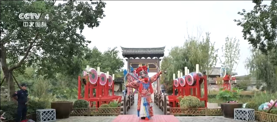 侗族大歌、古街巡游……缤纷民俗活动“点亮”假期 各地洋溢喜庆节日气氛 侗族大歌、古街巡游……缤纷民俗活动“点亮”假期 各地洋溢喜庆节日气氛