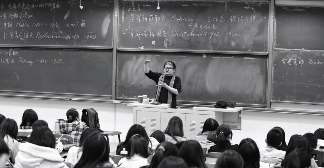 张纪中回忆：《好汉歌》的原唱，差点不是刘欢