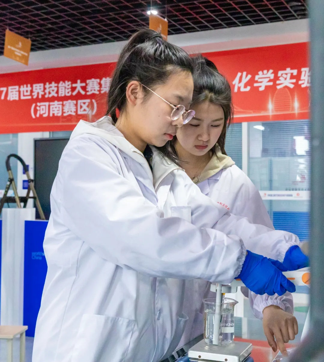 青春怎么都要试一试!看世赛女孩如何“燃”动硬核赛道 青春怎么都要试一试!看世赛女孩如何“燃”动硬核赛道