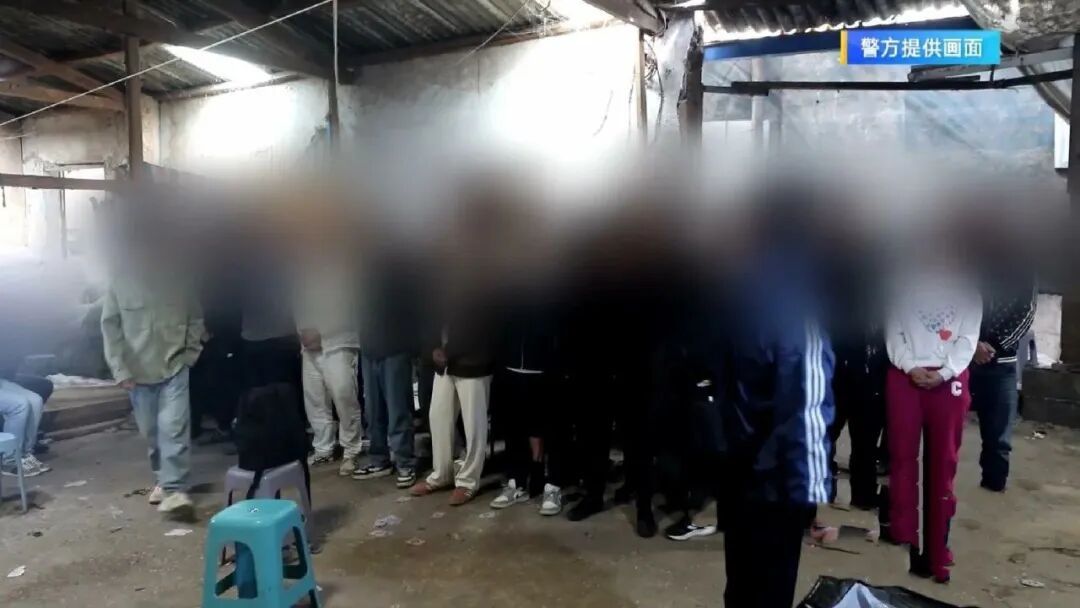 凌晨5点,昆明一废弃仓库内84人被抓 凌晨5点,昆明一废弃仓库内84人被抓