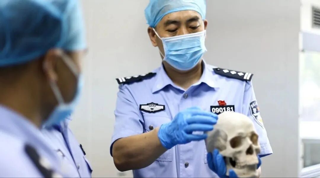这位公安部专家,靠一小块猪皮找到真凶! 这位公安部专家,靠一小块猪皮找到真凶!