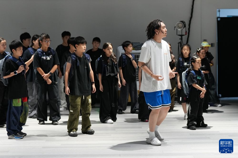 热爱|方正华:以街舞为桥,让世界看见多样中国 热爱|方正华:以街舞为桥,让世界看见多样中国