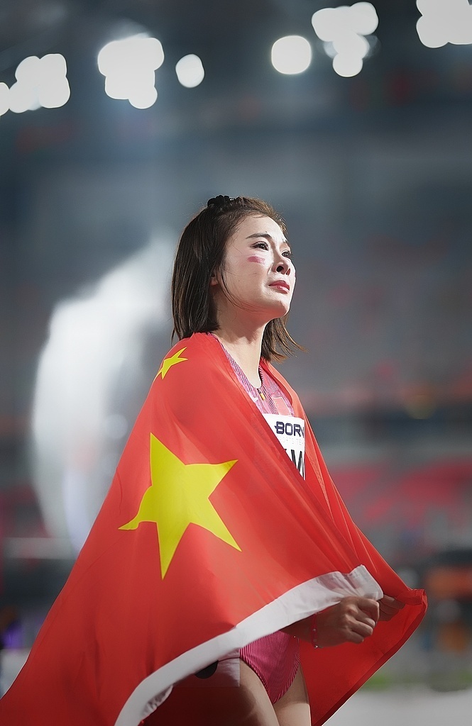 吴艳妮:三年前没有成绩,三年后站上领奖台,你就是最棒的 吴艳妮:三年前没有成绩,三年后站上领奖台,你就是最棒的