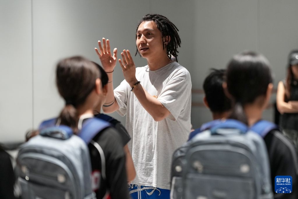 热爱|方正华:以街舞为桥,让世界看见多样中国 热爱|方正华:以街舞为桥,让世界看见多样中国
