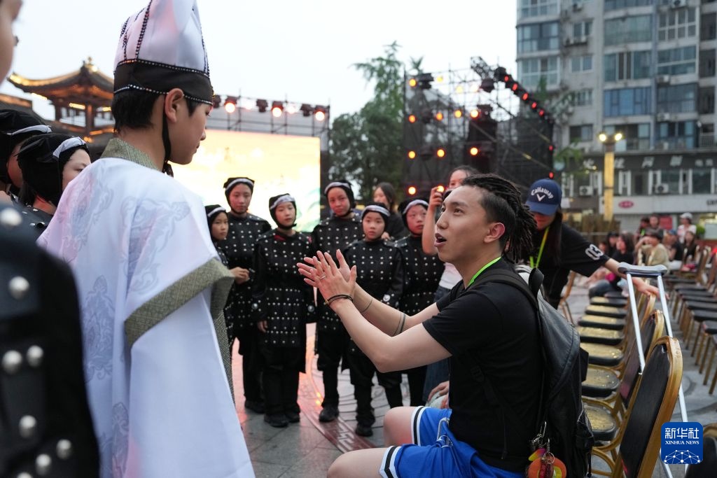 热爱|方正华:以街舞为桥,让世界看见多样中国 热爱|方正华:以街舞为桥,让世界看见多样中国