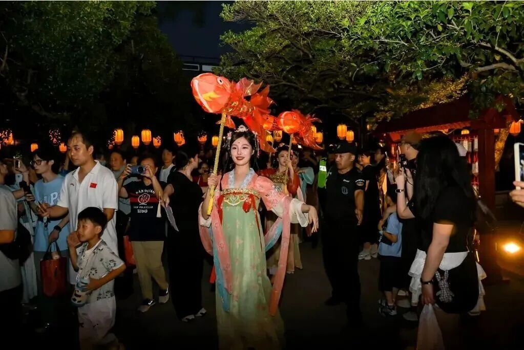 中秋假期，上海共接待游客717.04万人次