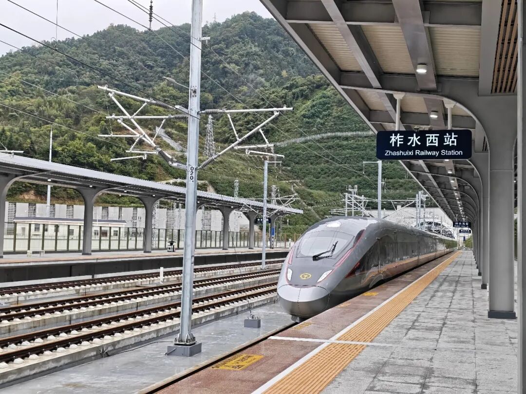 设计时速350公里！这条高铁今日开通运营