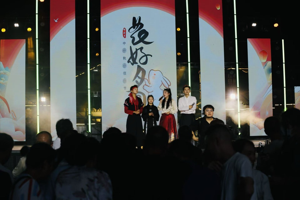 接待游客272.58万人次,重庆中秋文旅市场亮眼收官 接待游客272.58万人次,重庆中秋文旅市场亮眼收官