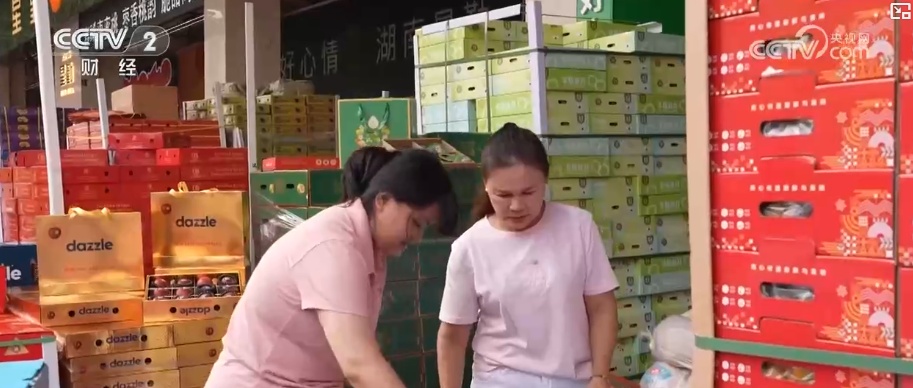 中秋假期生活必需品货足价稳消费旺盛 智能、绿色、健康商品销售火热 中秋假期生活必需品货足价稳消费旺盛 智能、绿色、健康商品销售火热