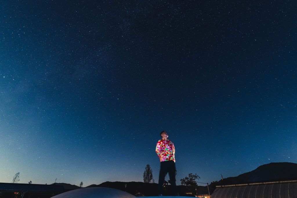不只面朝黄土 更能仰望星空