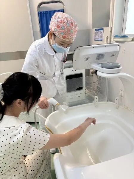 男子被自家宠物狗咬伤三次！医生：狂犬病致死率几乎100%，“十日观察法”很多人做错