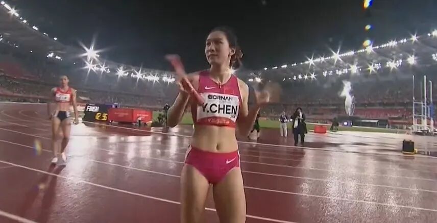 亚运会女子4×100米接力，中国队42秒96夺金卫冕 “小孩姐”陈妤颉再添一金