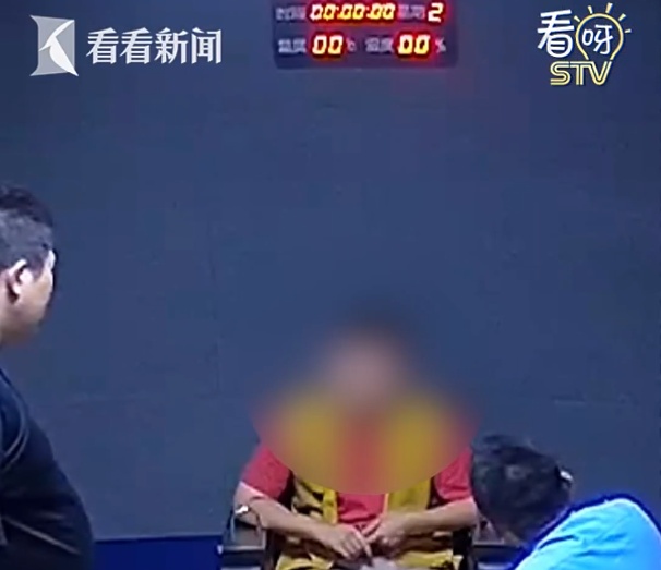 男子为泄愤从17楼丢垃圾砸碎特斯拉,还向AI求助对策…上海警方已对其采取刑事强制措施 男子为泄愤从17楼丢垃圾砸碎特斯拉,还向AI求助对策…上海警方已对其采取刑事强制措施