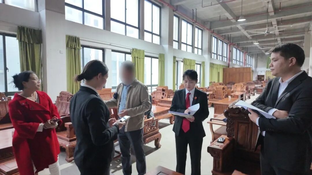 南宁一男子花6.8万买红木家具嫌色差要全退,法院:不支持! 南宁一男子花6.8万买红木家具嫌色差要全退,法院:不支持!