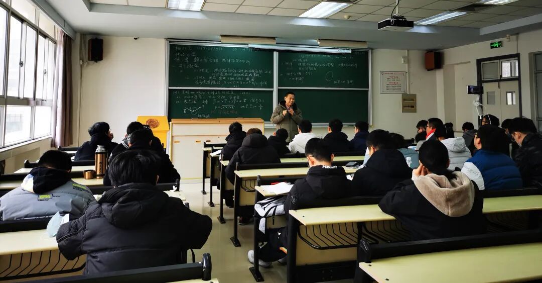 “30年不评职称”“从不念PPT”的985副教授，因病去世，享年62岁