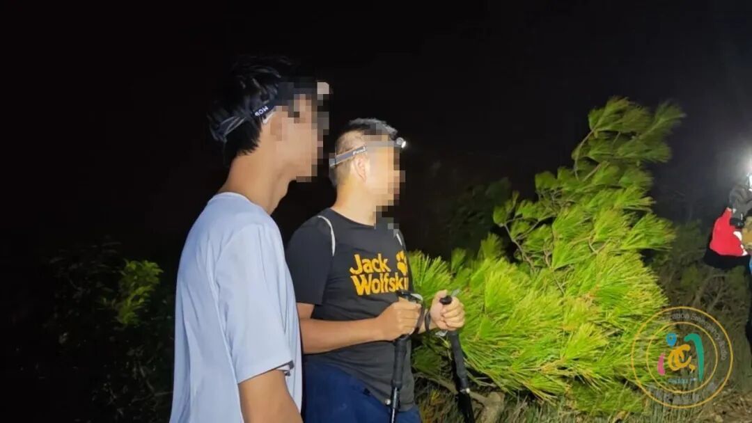 两名男子在福州马尾磨溪往绝顶峰方向的区域迷路受困，救援队立即出动进行搜救