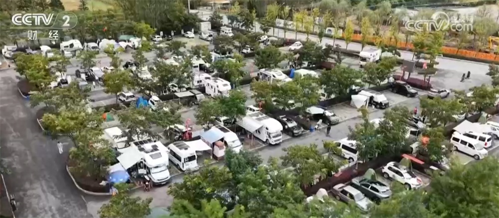 从4月以来 我国服务业业务活动预期指数连续5个月在较高景气区间 从4月以来 我国服务业业务活动预期指数连续5个月在较高景气区间
