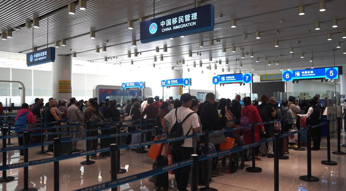 海上过中秋 假期邮轮口岸出入境客流近1.2万人次 海上过中秋 假期邮轮口岸出入境客流近1.2万人次