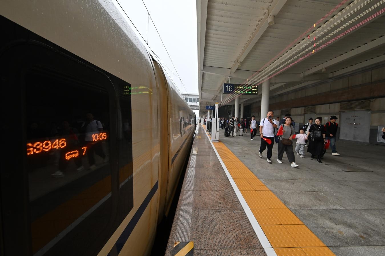京港高铁雄商段开通 商丘至北京行程缩短近1个小时 京港高铁雄商段开通 商丘至北京行程缩短近1个小时