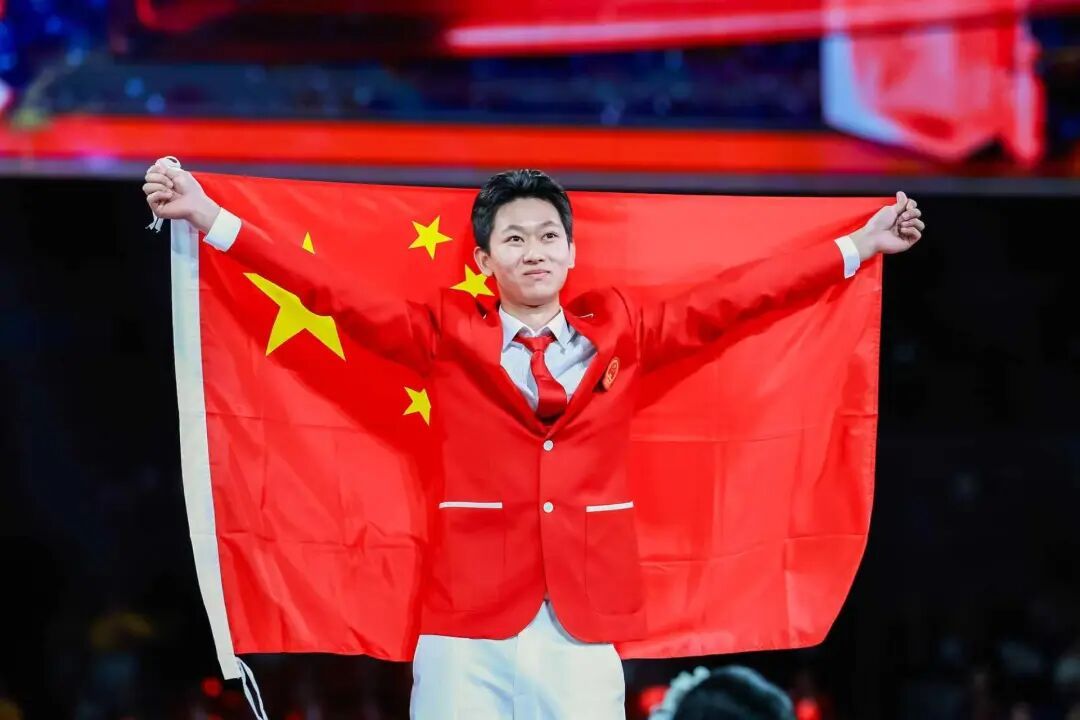 黄睿强,靠“砌砖”拿下世界冠军! 黄睿强,靠“砌砖”拿下世界冠军!