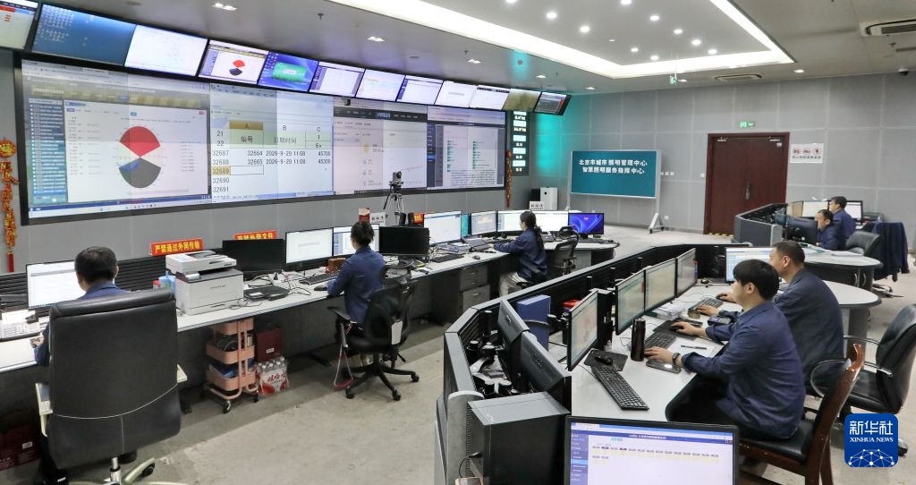 北京：检修城市照明 保障供电线路安全稳定运行