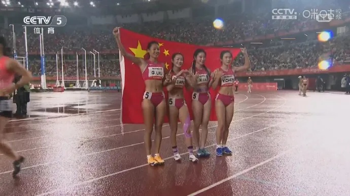 陈妤颉极限逆转，最后一棒反超泰国队；中国队收获历史上首枚亚运会田径4×100米混合接力金牌，并创亚洲纪录和赛会纪录