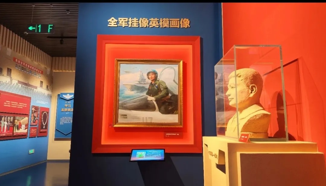 张超生前驾驶的歼-15,首次对外公开展示! 张超生前驾驶的歼-15,首次对外公开展示!