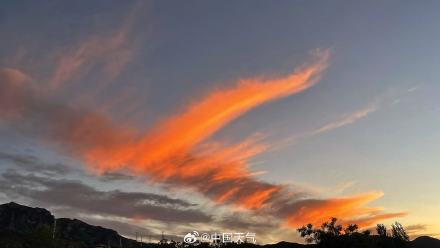 北京晚霞绚烂 长空尽染迎国庆