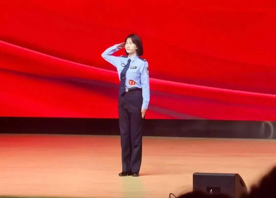他牺牲时妻子怀孕4个月,如今女儿走进了他的母校 他牺牲时妻子怀孕4个月,如今女儿走进了他的母校