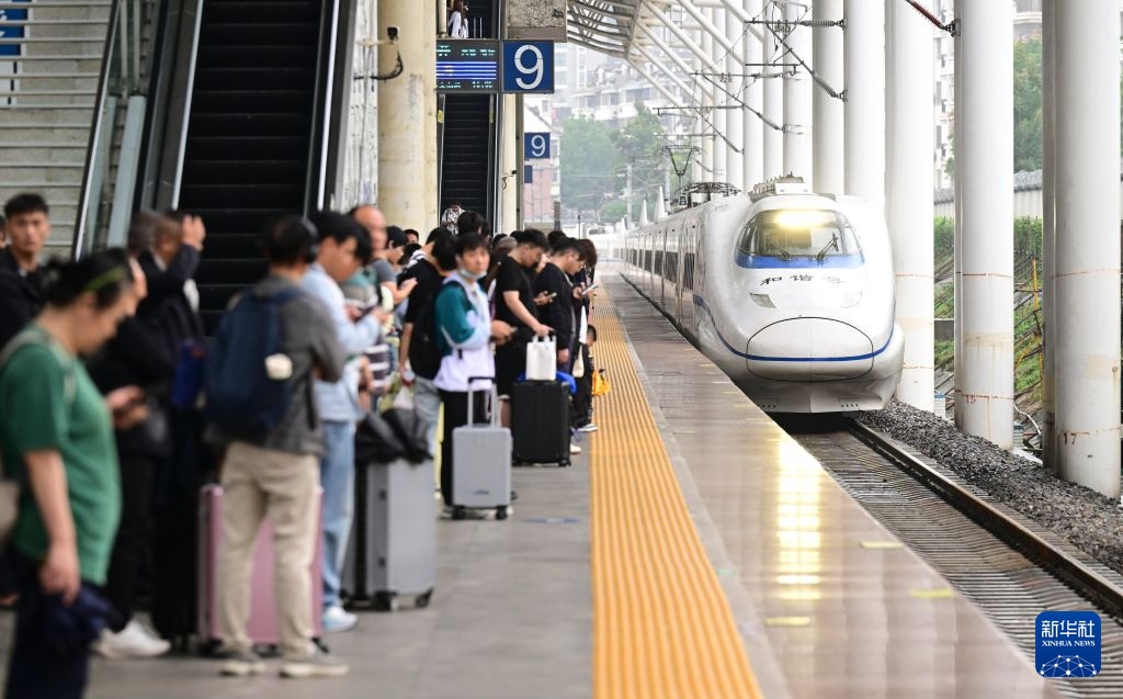 国庆假期将至 铁路迎来客流高峰